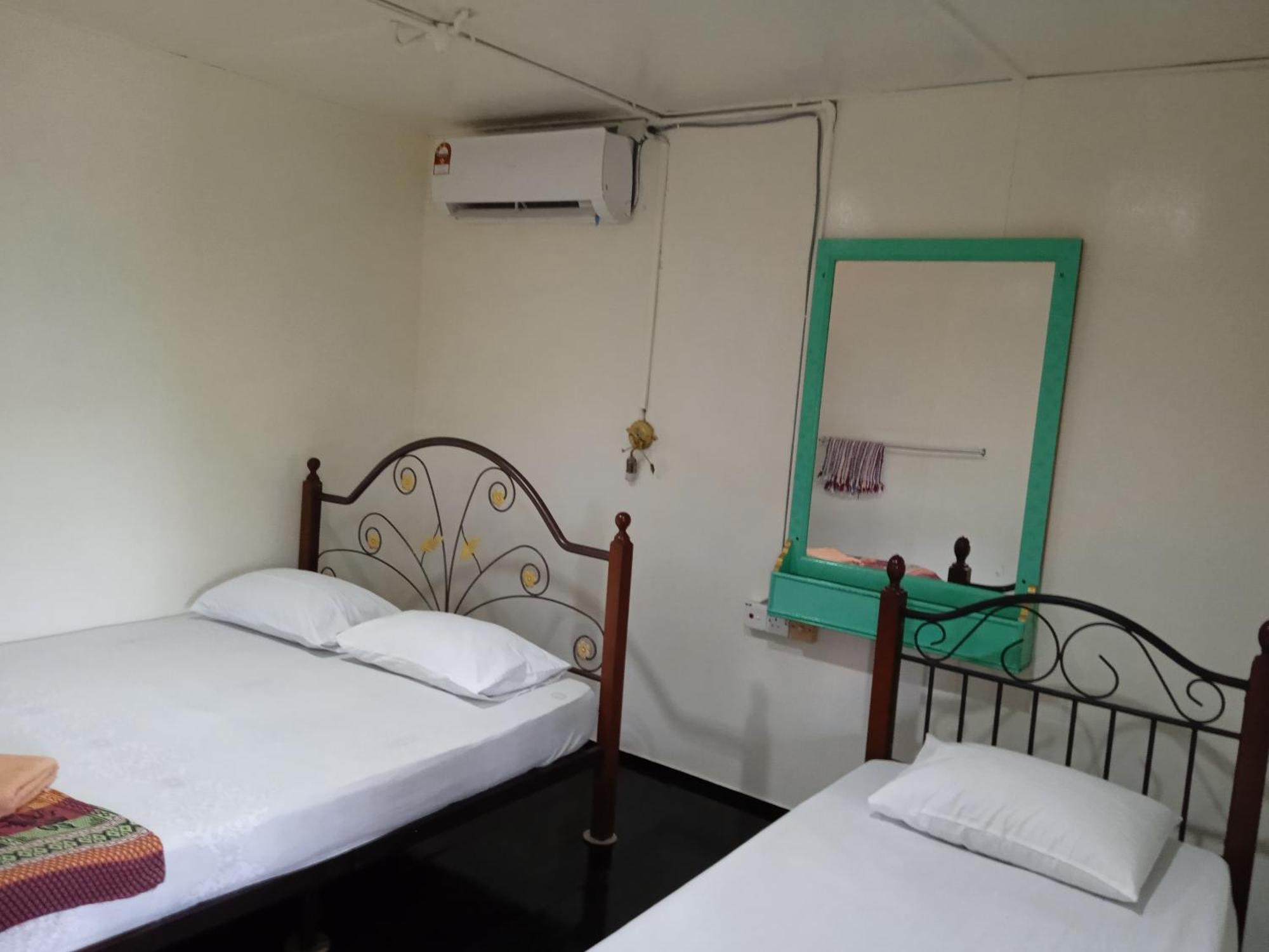Nazri Nipah Camp Pangkor 호텔 캄풍 텔룩 니파 객실 사진
